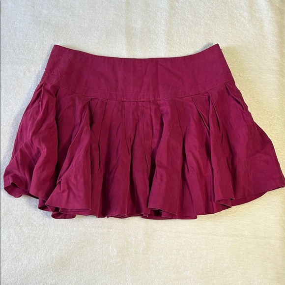 Free People Dresses & Skirts - Free People 6 Skirt Raspberry Pleated Mini Skirt side zipper lined